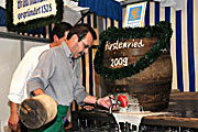 4 Schl&auml;ge ben&ouml;tigte Bezirkausschuss-Gesch&auml;ftsleiter Erich Ganz  in F&uuml;rstenried 2009(Foto: Ingrid Grossmann)